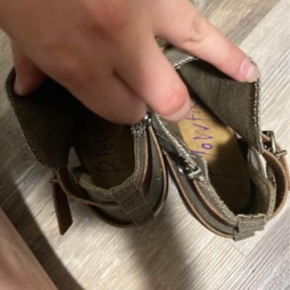 Peep toe booties - Picture 4 of 8